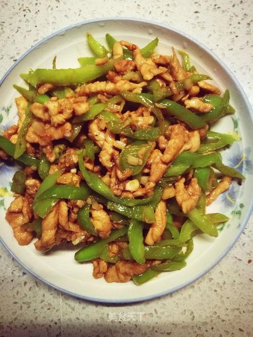 辣椒炒鸡视频,鸡肉鲜嫩——辣椒炒鸡家常做法大揭秘